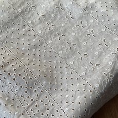 画像10: 【高品質な日本製】約幅100ｃｍ！広幅綿レース　花柄オフホワイト3.6ｍ (10)