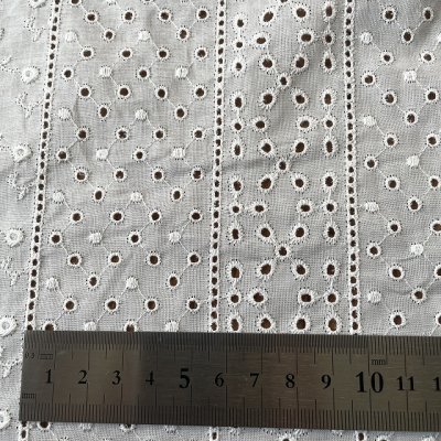 画像1: 【高品質な日本製】約幅100ｃｍ！広幅綿レース　花柄オフホワイト3.6ｍ