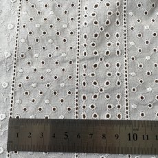 画像2: 【高品質な日本製】約幅100ｃｍ！広幅綿レース　花柄オフホワイト3.6ｍ (2)