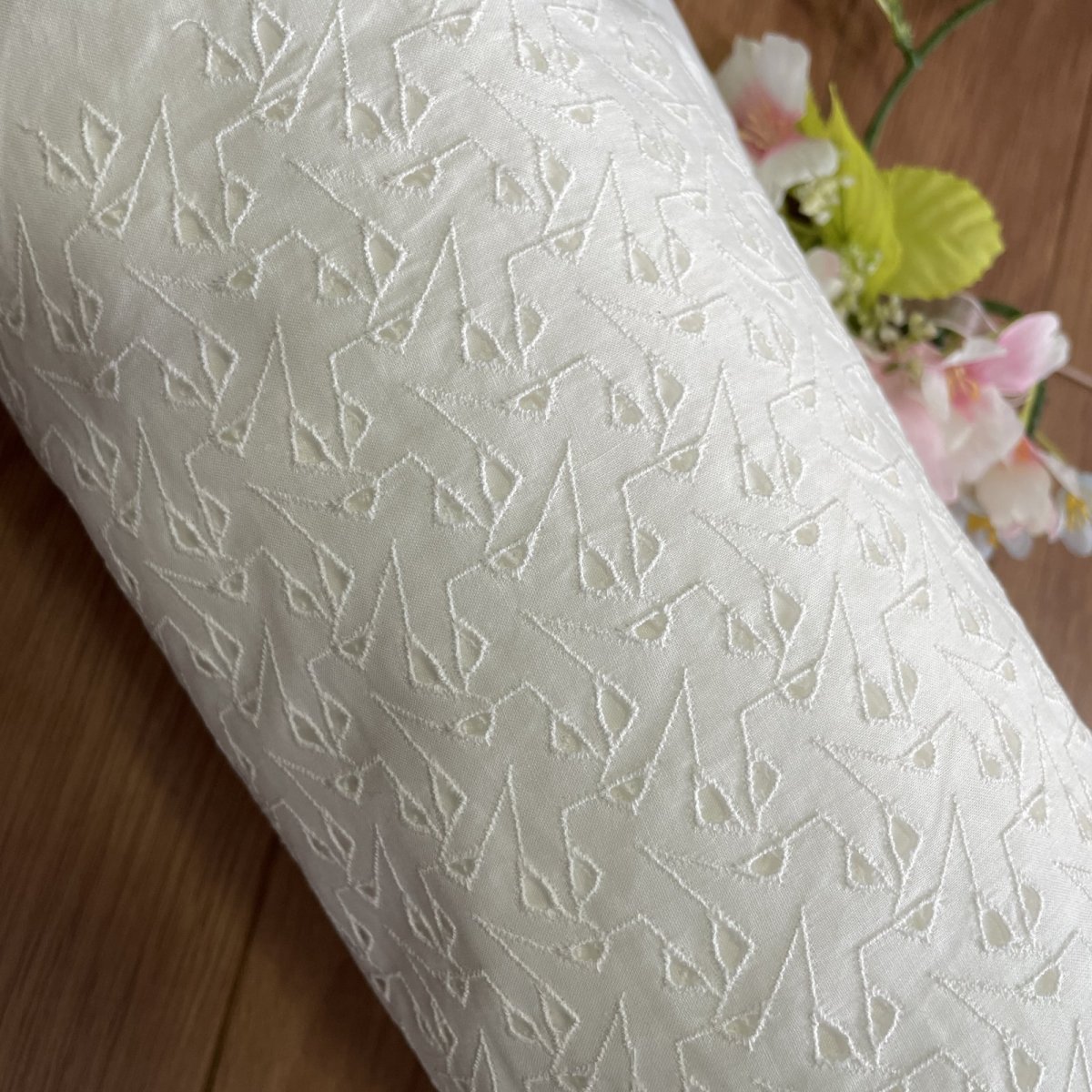 画像6: 【安心の日本製】1m550円約幅100ｃｍ！広幅綿レース　幾何学模様柄オフホワイト　11m (6)