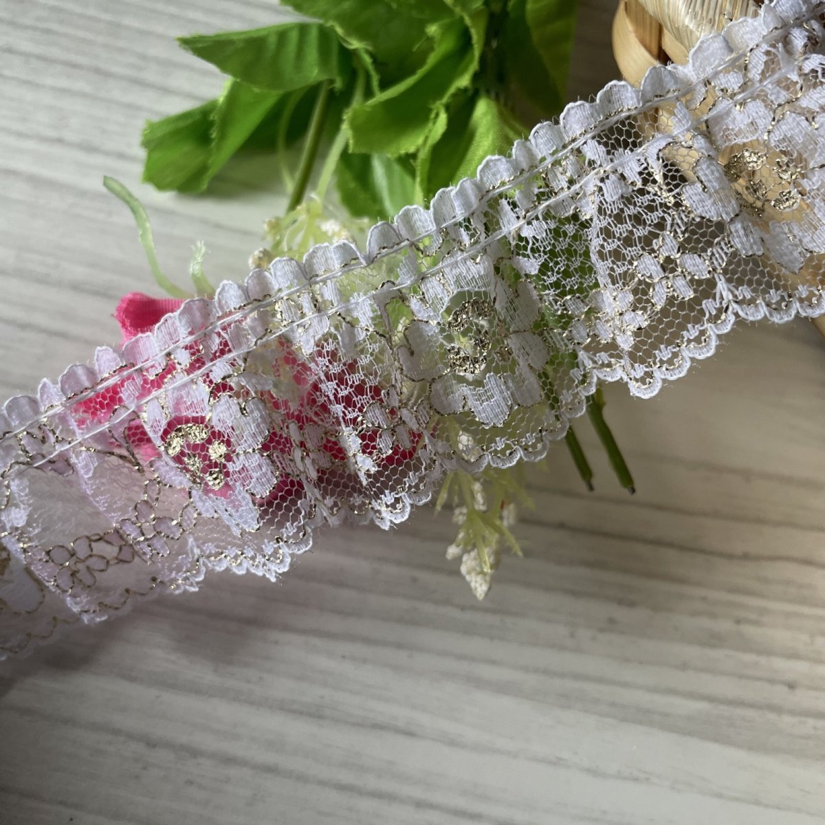 画像4: ラッセルフリルレース　金ラメ／ホワイト　日本製　3.4cm花柄5m (4)