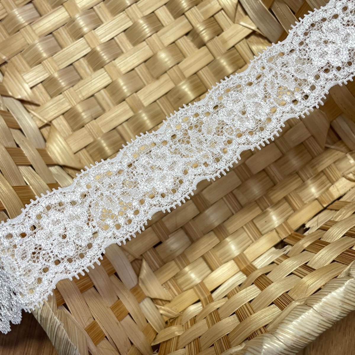 画像6: 【日本製】3ｍ！幅3.2cm両山薔薇と葉っぱ柄ラッセルストレッチレース　オフホワイト (6)