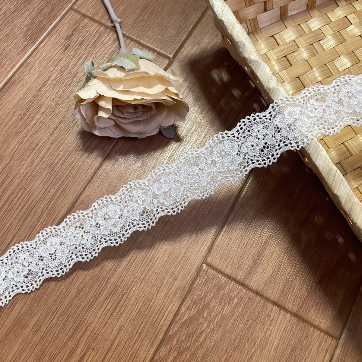 画像8: 【日本製】3ｍ！幅3.2cm両山薔薇と小花柄ラッセルストレッチレース　オフホワイト (8)