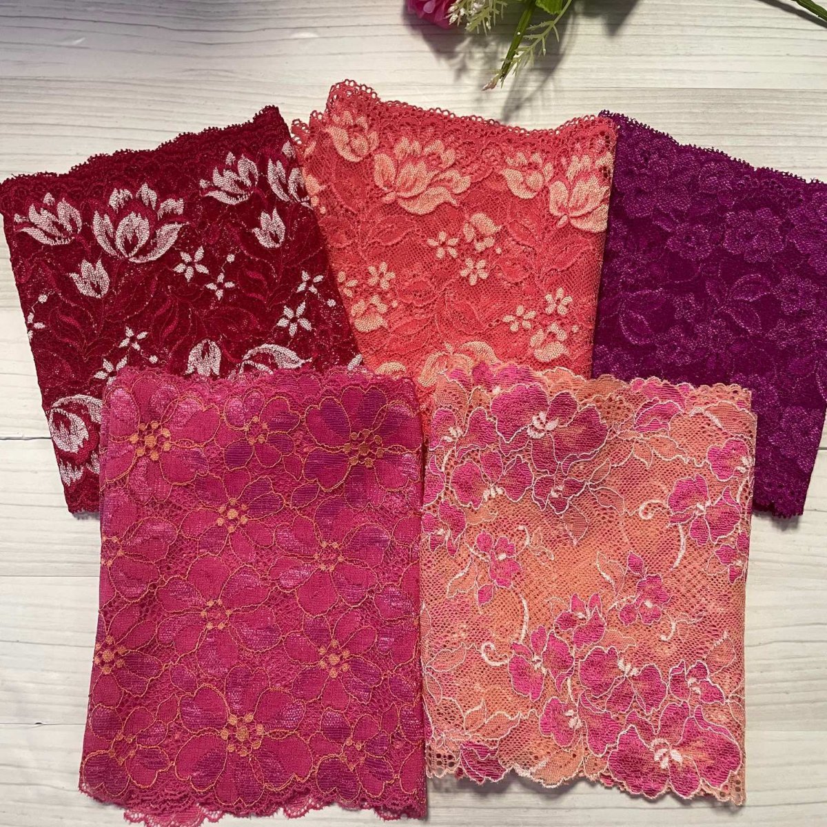 画像2: 【クリックポスト送料無料】1100円!派手ピンク赤系ラッセルストレッチレース１m×５点高品質な日本製 (2)