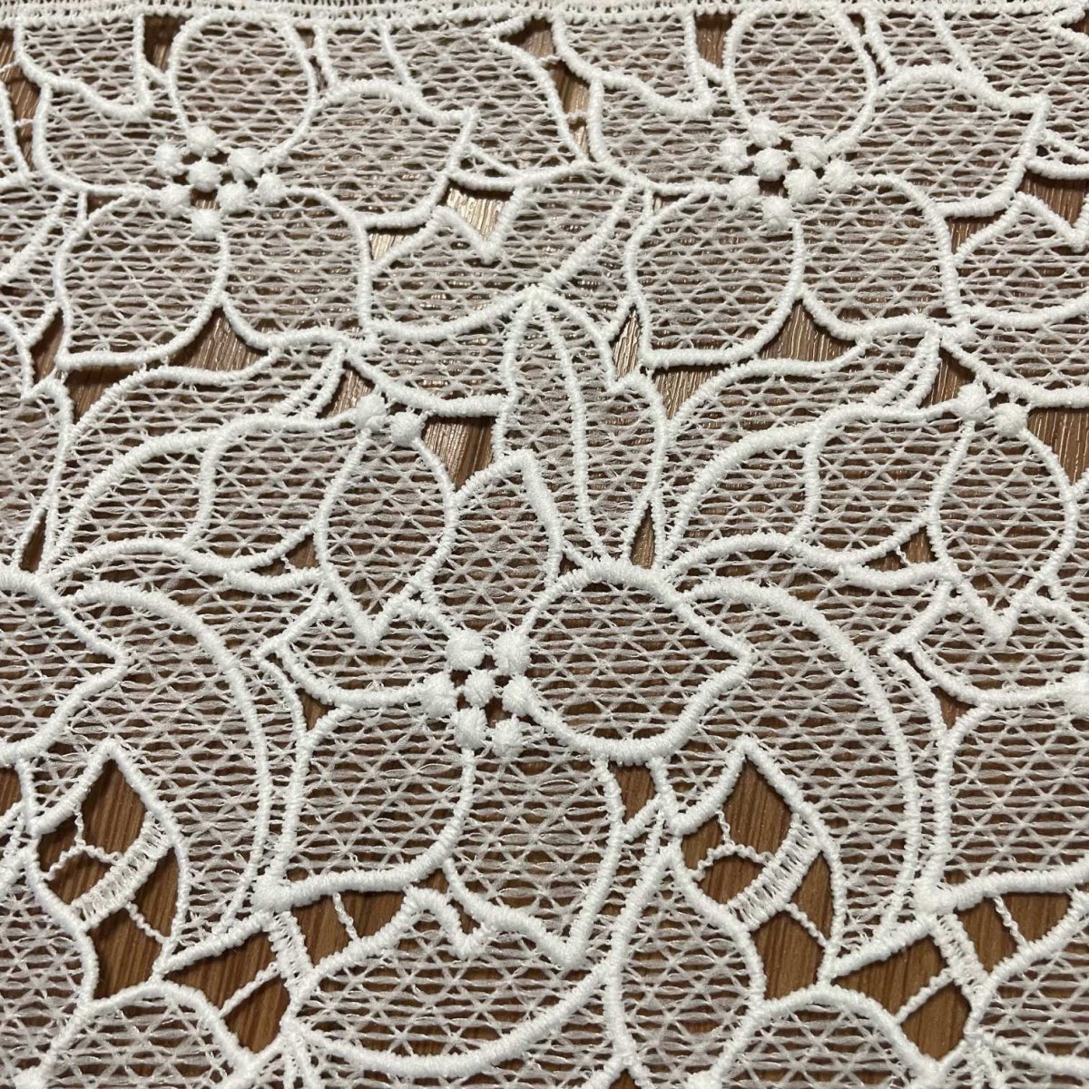 画像4: 【高品質な日本製】ケミカルレース　ユリ風柄　オフホワイト　幅19.5ｃm　約2ｍ　 (4)