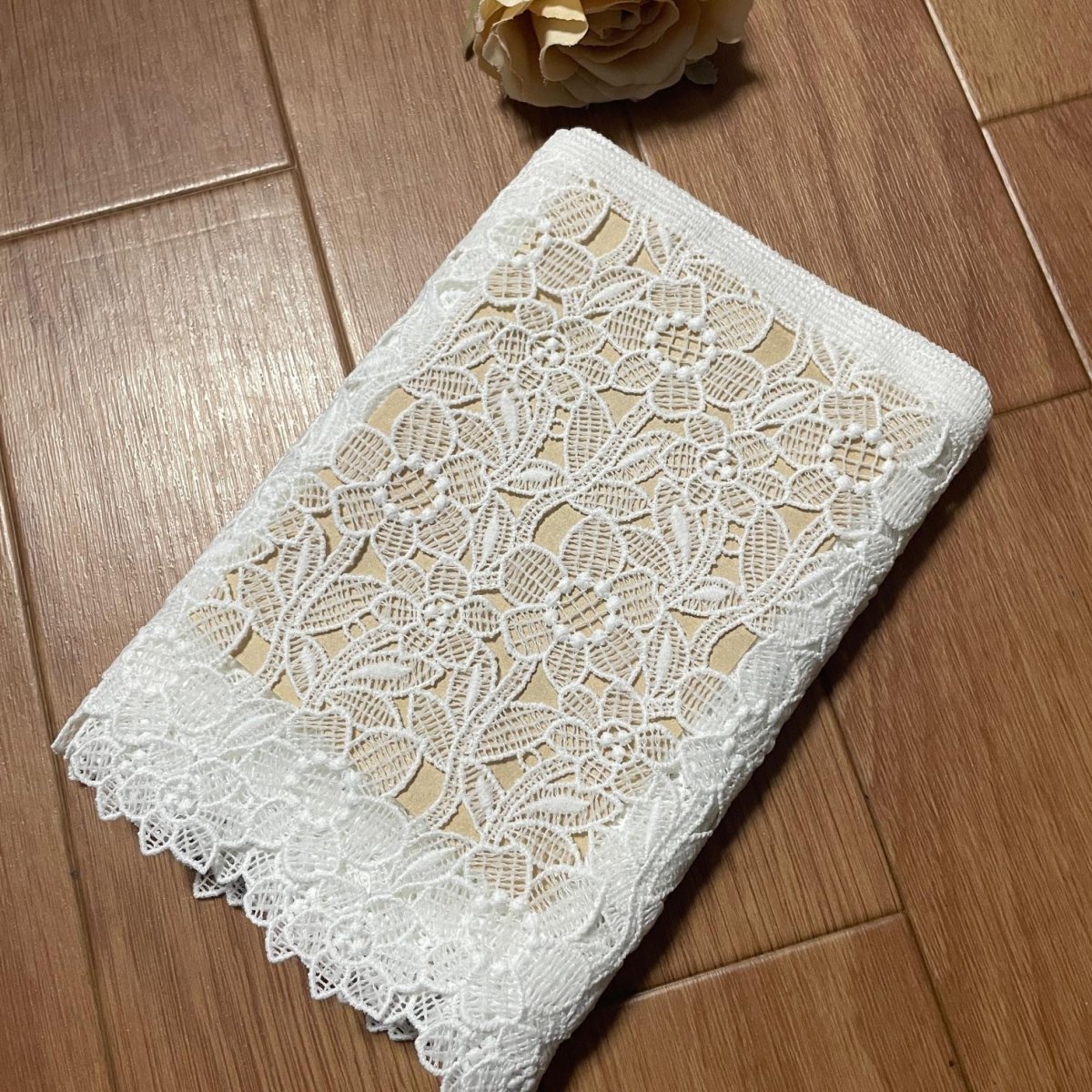 画像5: 【高品質な日本製】ケミカルレース　一輪の小花柄　オフホワイト　幅19.5ｃm　約2ｍ　 (5)