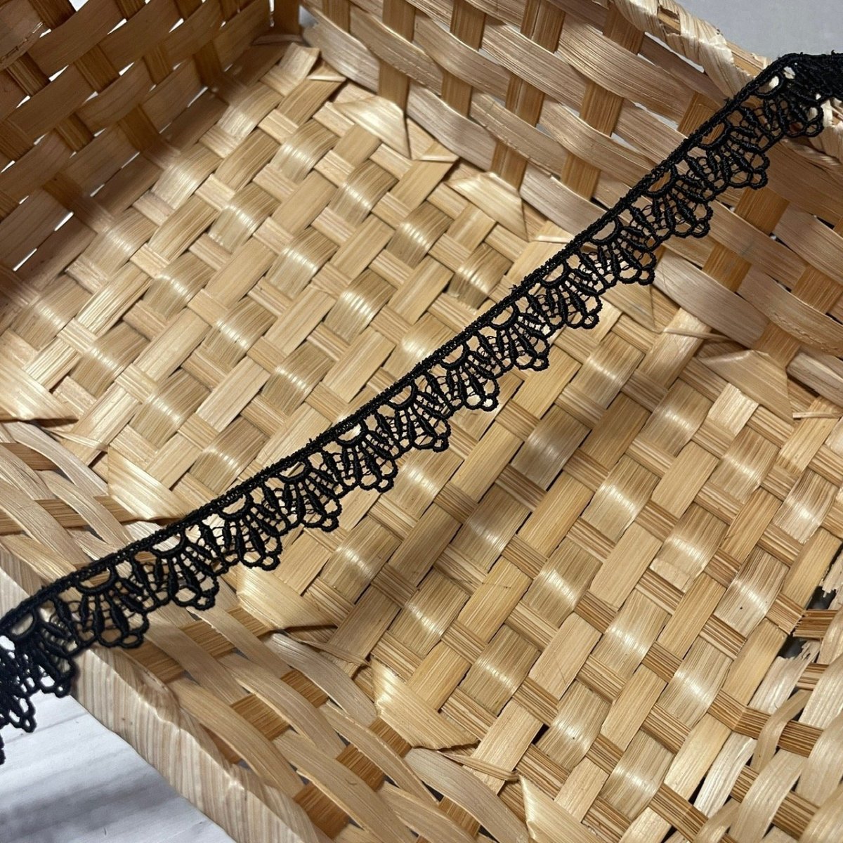 画像4: 【1点限り】ケミカルレース　きれいなスカラ　ブラック　幅1.7ｃm　5ｍ　日本製 (4)