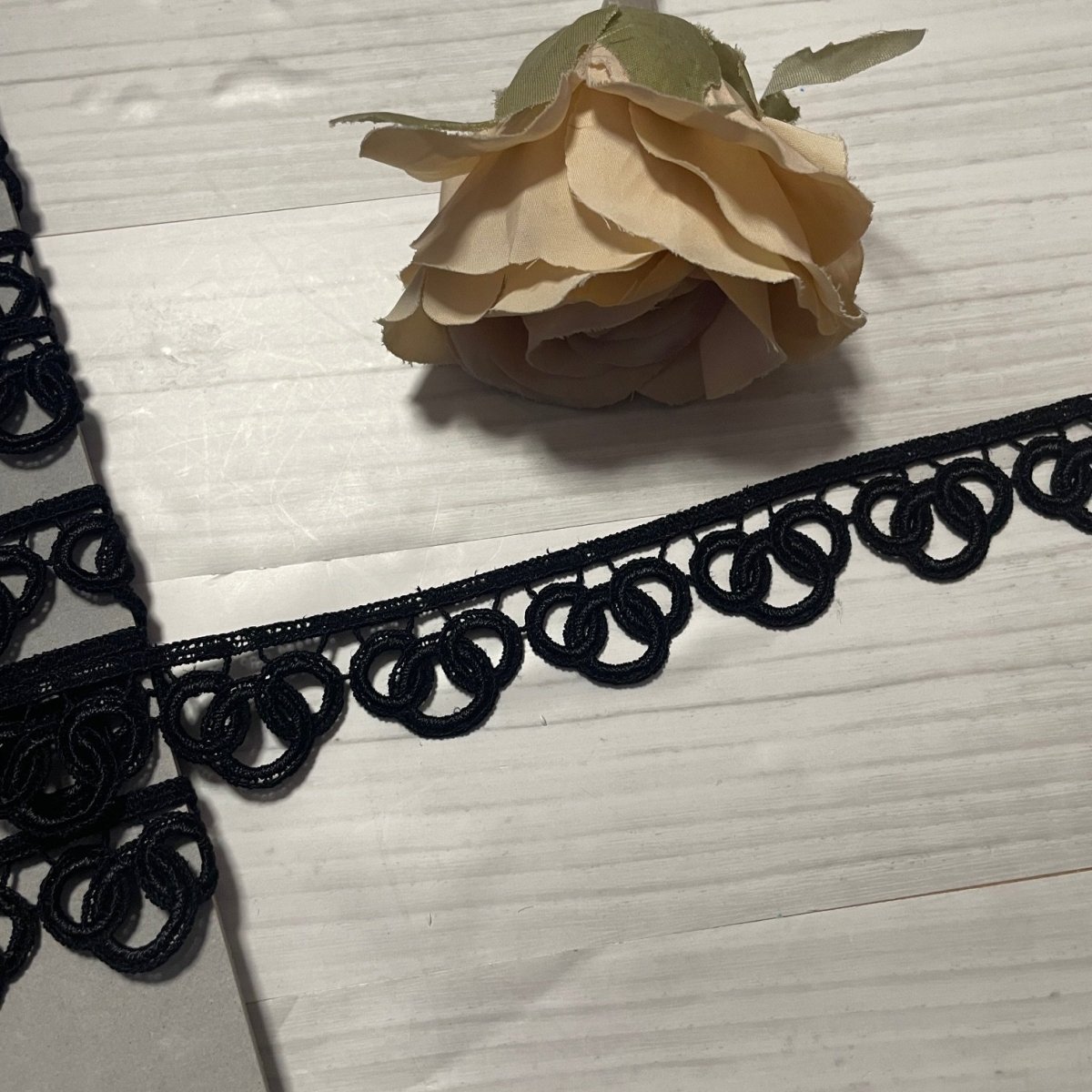 画像4: 【1点限り】ケミカルレース　まる3個柄　ブラック　幅2.3ｃm　5ｍ　日本製 (4)