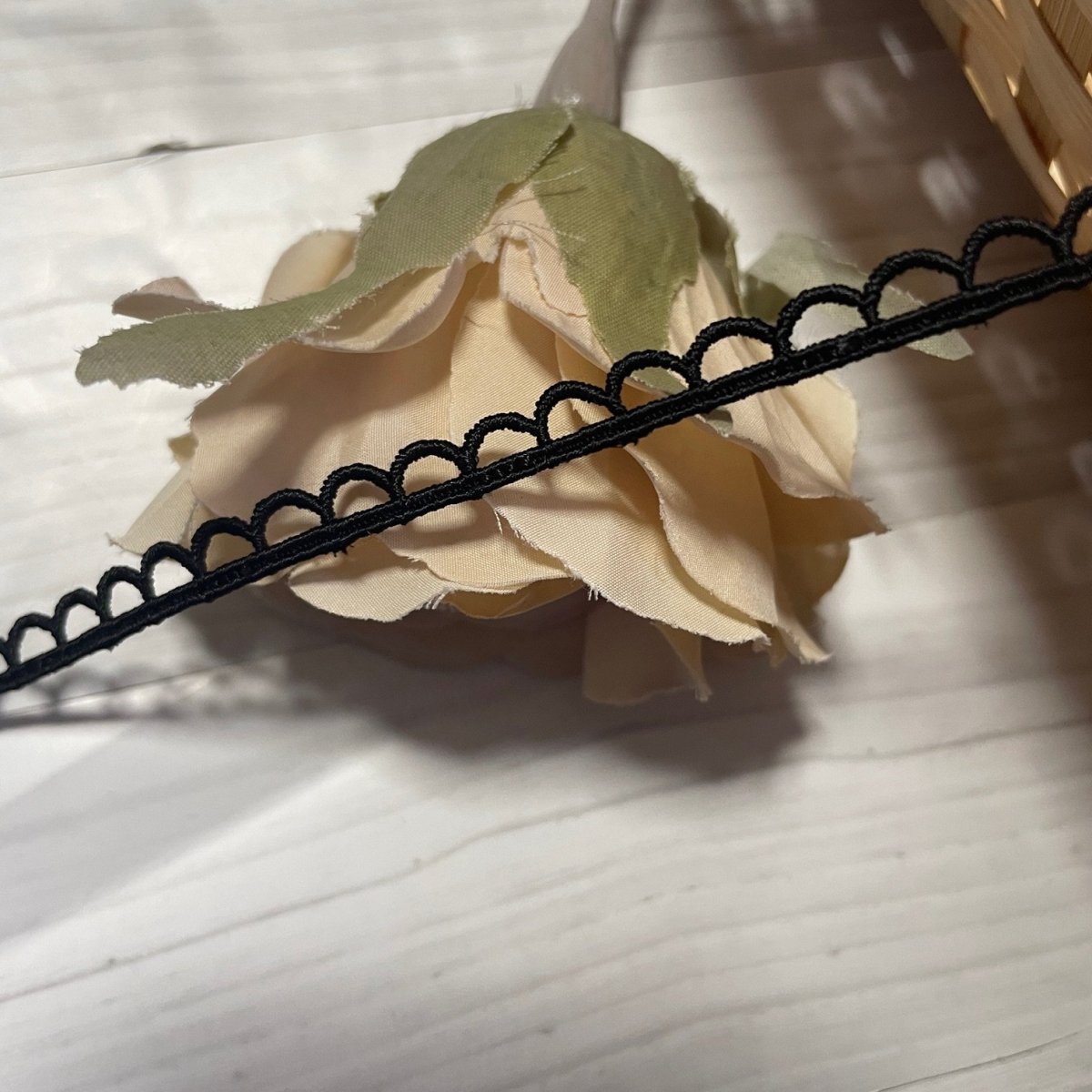 画像4: 【ドール服に】ケミカルレース　シンプルなスカラ柄　ブラック　幅0.7cm　3ｍ　日本製 (4)