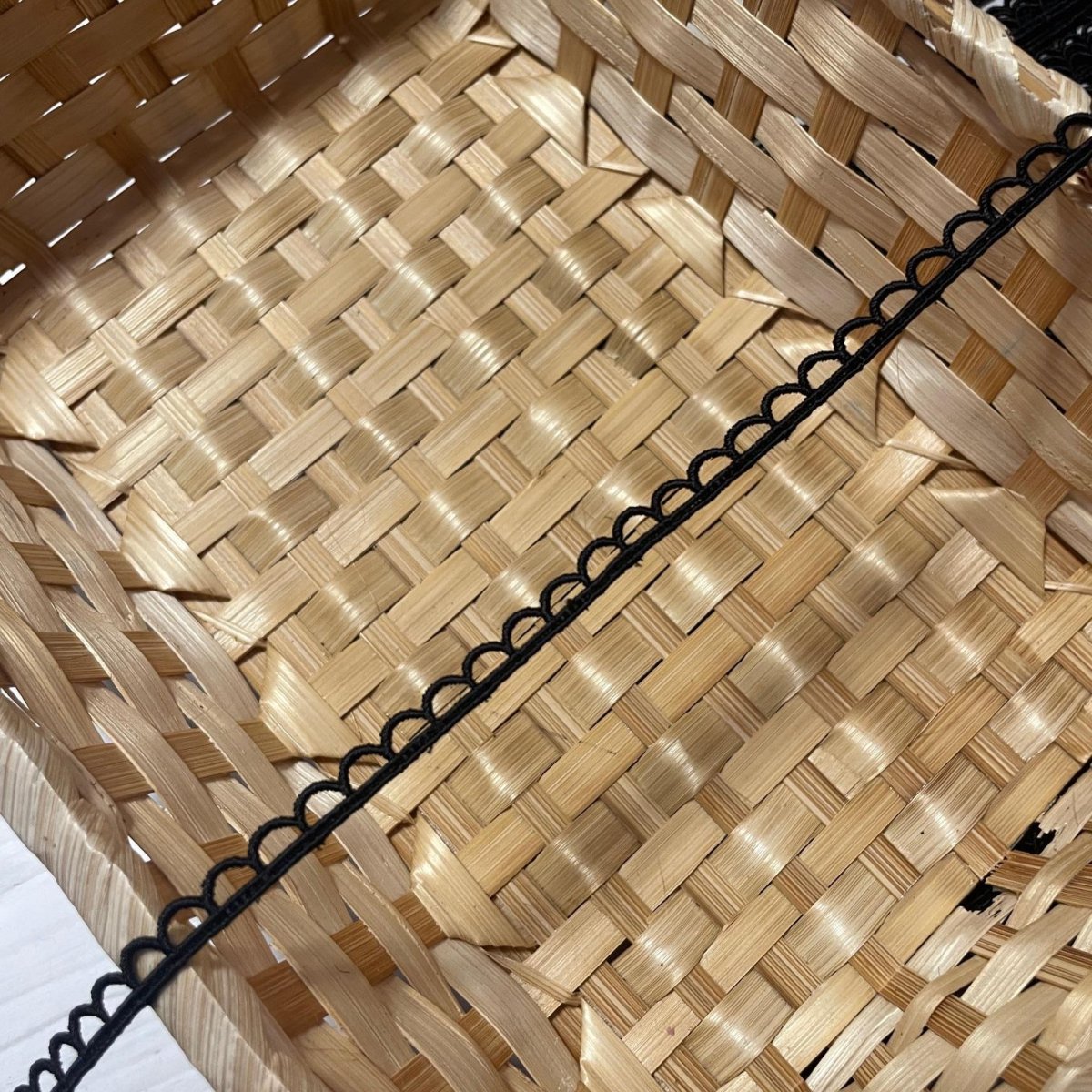 画像5: 【ドール服に】ケミカルレース　シンプルなスカラ柄　ブラック　幅0.7cm　3ｍ　日本製 (5)