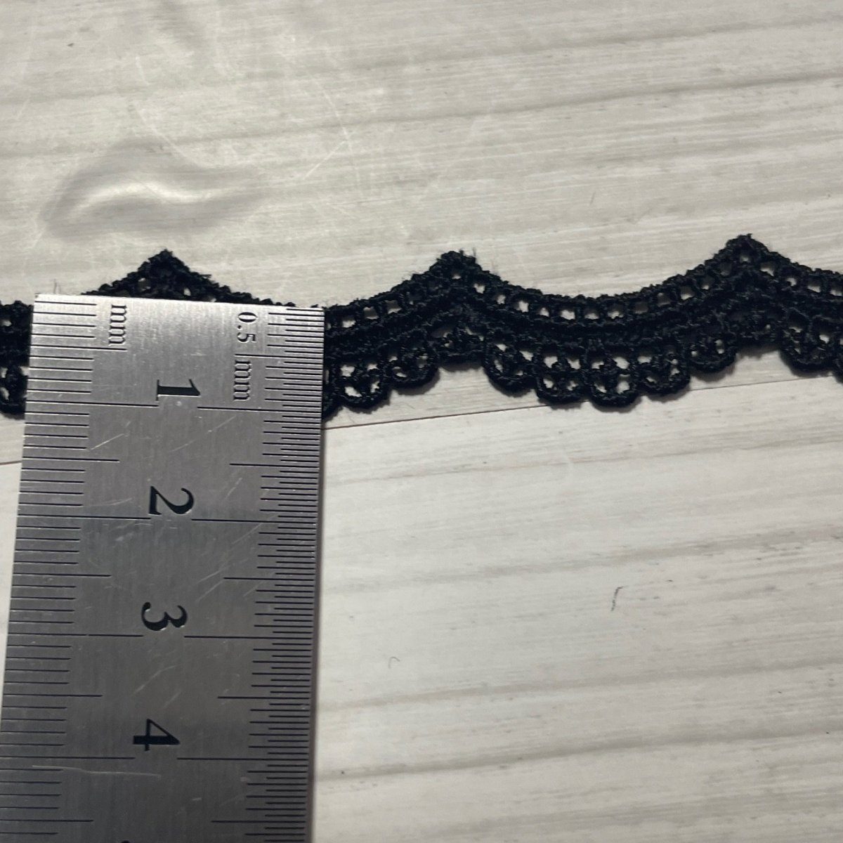 画像3: 【ドール服に】ケミカルレース　スカラ柄　ブラック　幅1cm　3ｍ　日本製 (3)