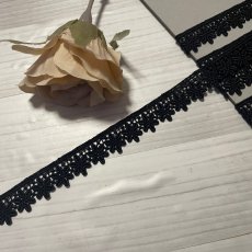 画像4: 【1点限り】ケミカルレース　小花柄　ブラック　幅2ｃm　5ｍ　日本製 (4)
