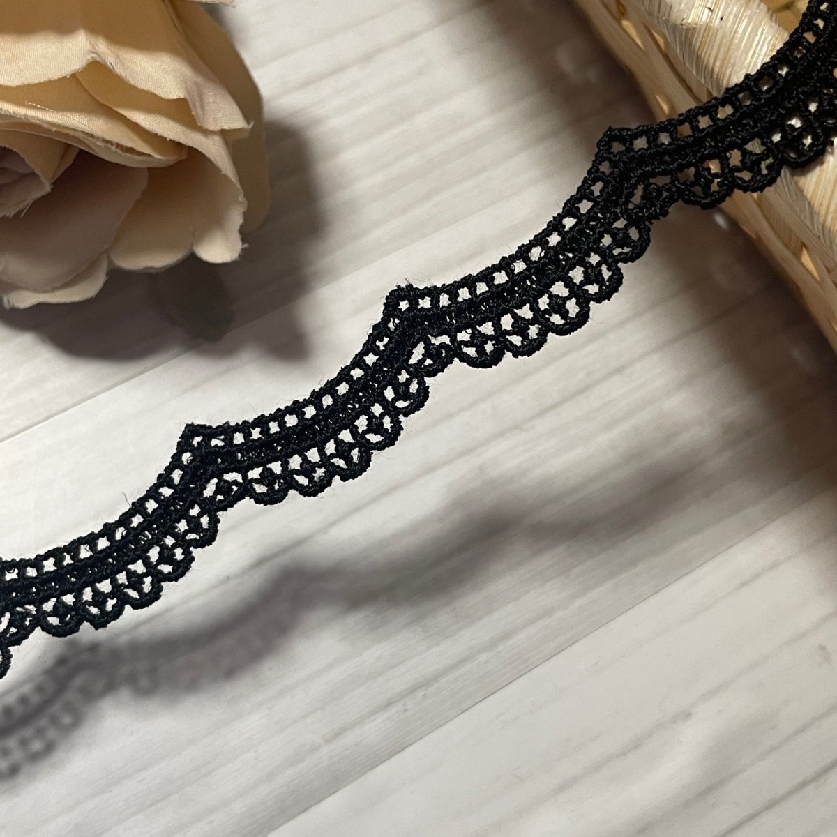 画像5: 【ドール服に】ケミカルレース　スカラ柄　ブラック　幅1cm　3ｍ　日本製 (5)