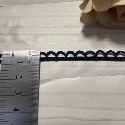 画像1: 【ドール服に】ケミカルレース　シンプルなスカラ柄　ブラック　幅0.7cm　6ｍ　日本製