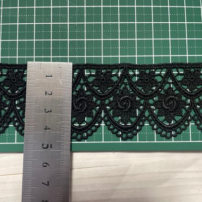 画像1: 【1点限り】ケミカルレース　2段の薔薇と小花柄　ブラック　幅4.5ｃm　5ｍ　日本製