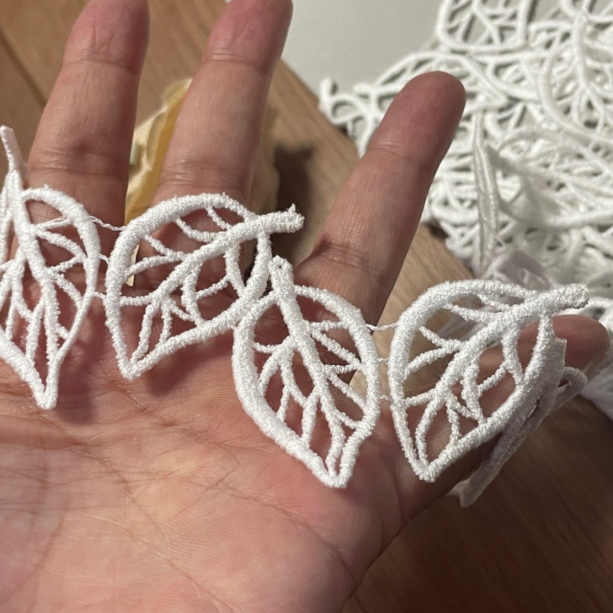 画像7: 【安心の日本製】ケミカルレース　コットンオフホワイト　幅4.5cm　1ｍ　ツインの葉っぱリーフ柄 (7)