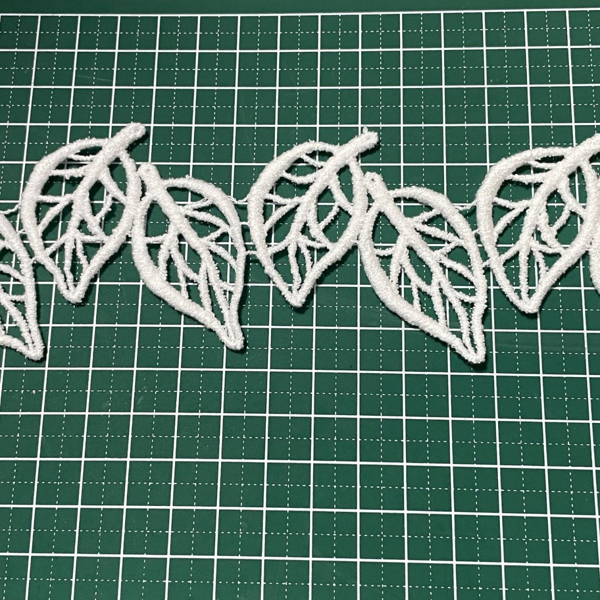 画像4: 【安心の日本製】ケミカルレース　コットンオフホワイト　幅4.5cm　1ｍ　ツインの葉っぱリーフ柄 (4)