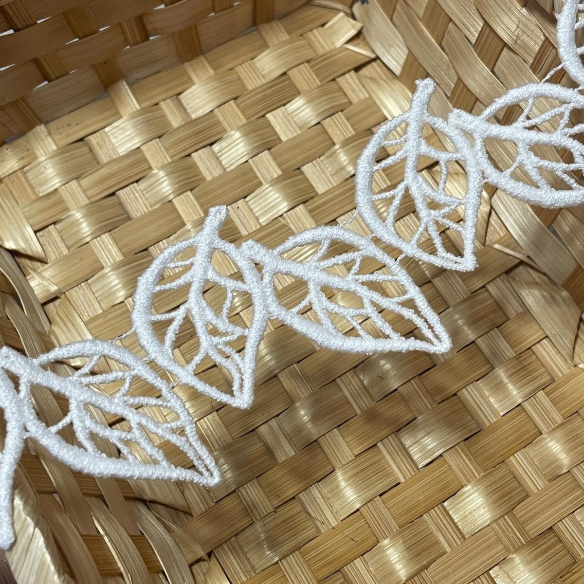 画像6: 【安心の日本製】ケミカルレース　コットンオフホワイト　幅4.5cm　1ｍ　ツインの葉っぱリーフ柄 (6)