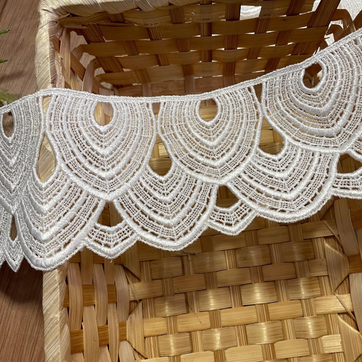 画像4: 【高品質な日本製】ケミカルレース　ダブルスカラ柄　オフホワイト　幅7.8ｃm (4)