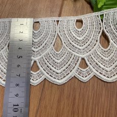 画像3: 【高品質な日本製】ケミカルレース　うろこ柄　オフホワイト　幅7.8ｃm (3)