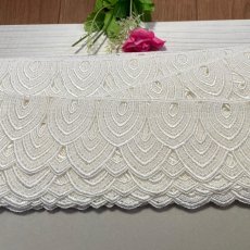 画像7: 【高品質な日本製】ケミカルレース　うろこ柄　オフホワイト　幅7.8ｃm (7)