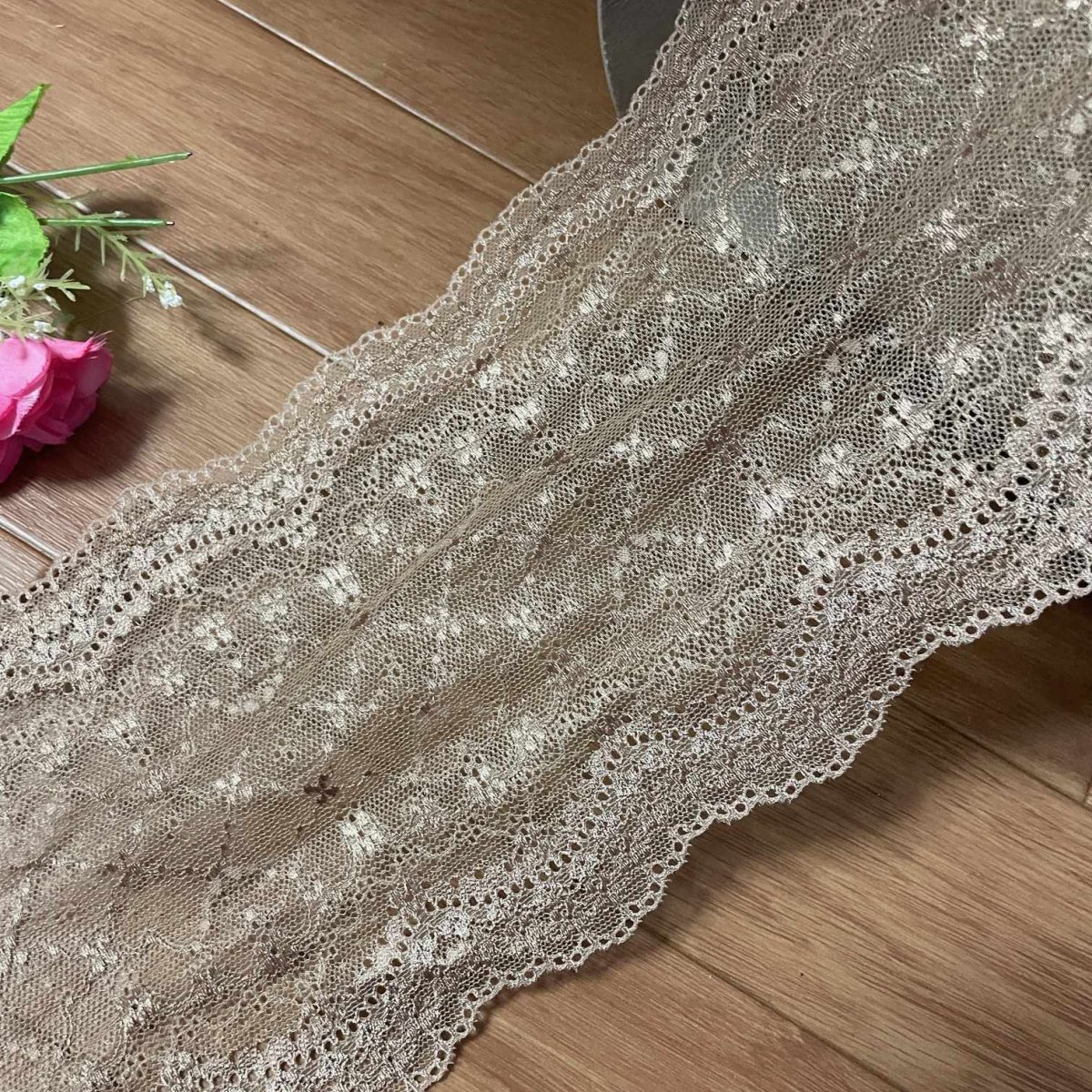 画像4: ラッセルストレッチレース　ブラウン　幅16cm　透け感のある小花格子柄　3m (4)