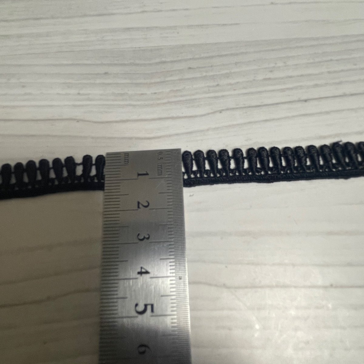 画像3: 【1点限り】ケミカルレース　ティアードロップ柄　ブラック　幅1.2cm　5ｍ　日本製 (3)