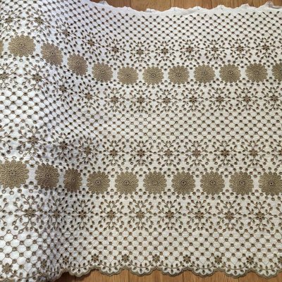 画像2: 【高品質な日本製】刺繍レース　ベージュ　幅52cm　1ｍ　可愛いスカラと大胆な花柄