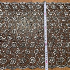 画像3: 【高品質な日本製】チュールレース　ブラックシルバー　幅43cm　1ｍ　透け感のある薔薇柄 (3)