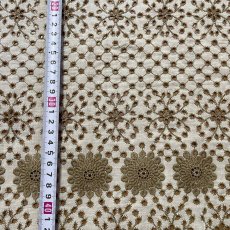 画像4: 【高品質な日本製】刺繍レース　ベージュ　幅52cm　1ｍ　可愛いスカラと大胆な花柄 (4)