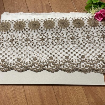 画像3: 【高品質な日本製】刺繍レース　ベージュ　幅20cm　1ｍ　可愛いスカラと大胆な花柄
