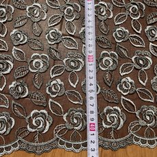 画像6: 【高品質な日本製】チュールレース　ブラックシルバー　幅43cm　1ｍ　透け感のある薔薇柄 (6)