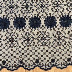 画像4: 【高品質な日本製】刺繍レース　カーキブラック　幅53cm　1ｍ　可愛いスカラと大胆な花柄 (4)
