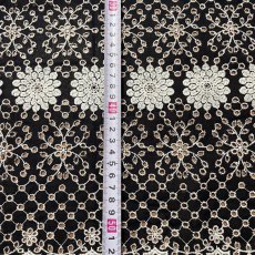 画像2: 【高品質な日本製】刺繍レース　ネイビーホワイト　幅52cm　1ｍ　可愛いスカラと大胆な花柄 (2)