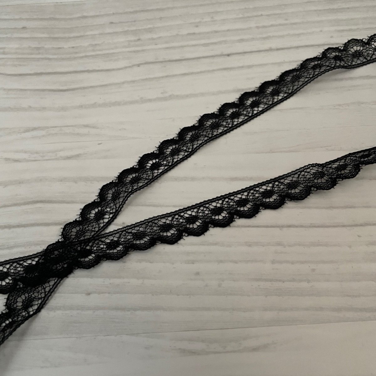 画像5: 【日本製】ラッセルレース　ブラック　幅0.9cmドット柄　10ｍ巻　 (5)