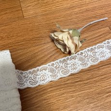 画像2: クリックポスト送料無料【日本製】20ｍ！幅4.1cm薔薇柄ラッセルストレッチレース　オフホワイト (2)
