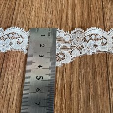 画像4: 【クリックポストで発送】たっぷり65ｍ！幅3.8cm小花柄リバーストレッチレース　ベージュピーチ (4)