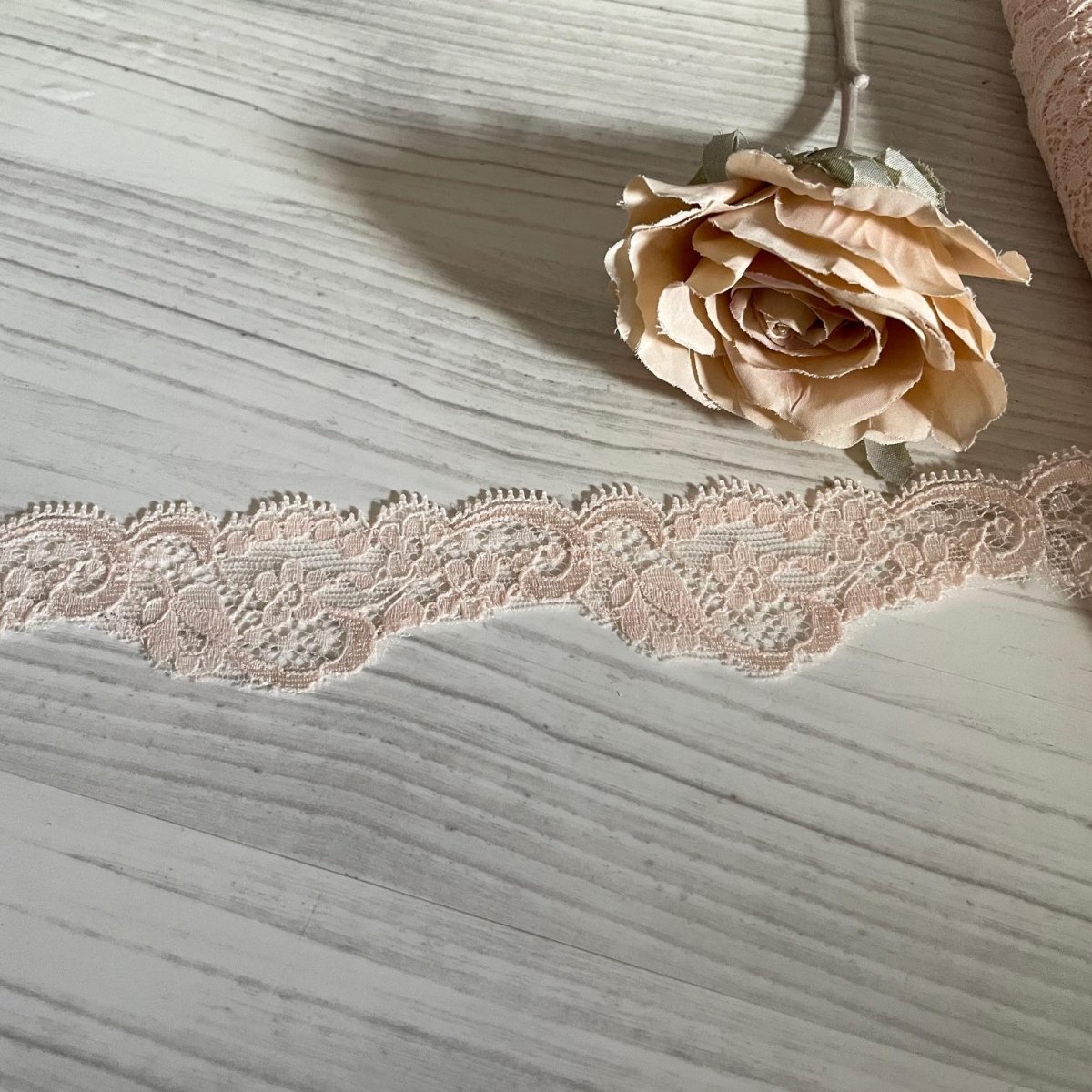 画像3: 【ほとんど市販されていない】5ｍ！幅3.8cm小花柄リバーストレッチレース　ベージュピーチ (3)