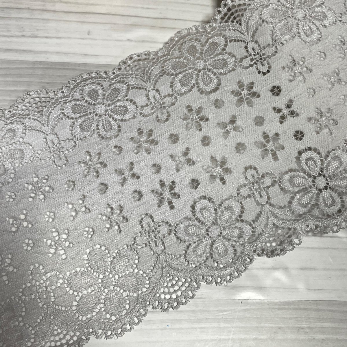 画像6: 【日本製】５ｍ！幅12.8cm可愛い花柄ラッセルストレッチレース　グレー (6)