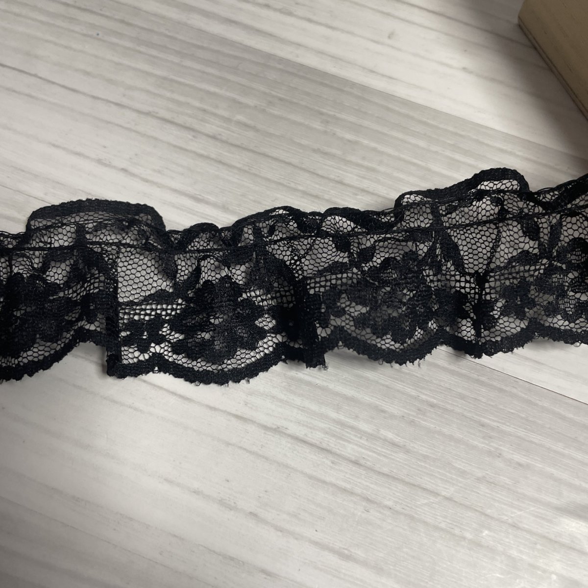 画像7: 日本製ラッセルフリルレース　４ｃｍ　薔薇柄　黒　５ｍ (7)