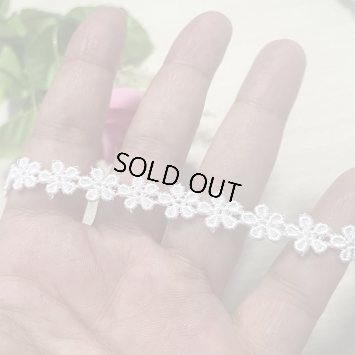 画像8: 【日本製】ケミカルレース　オフホワイト　幅0.9cm小さなお花　３ｍ巻 (8)