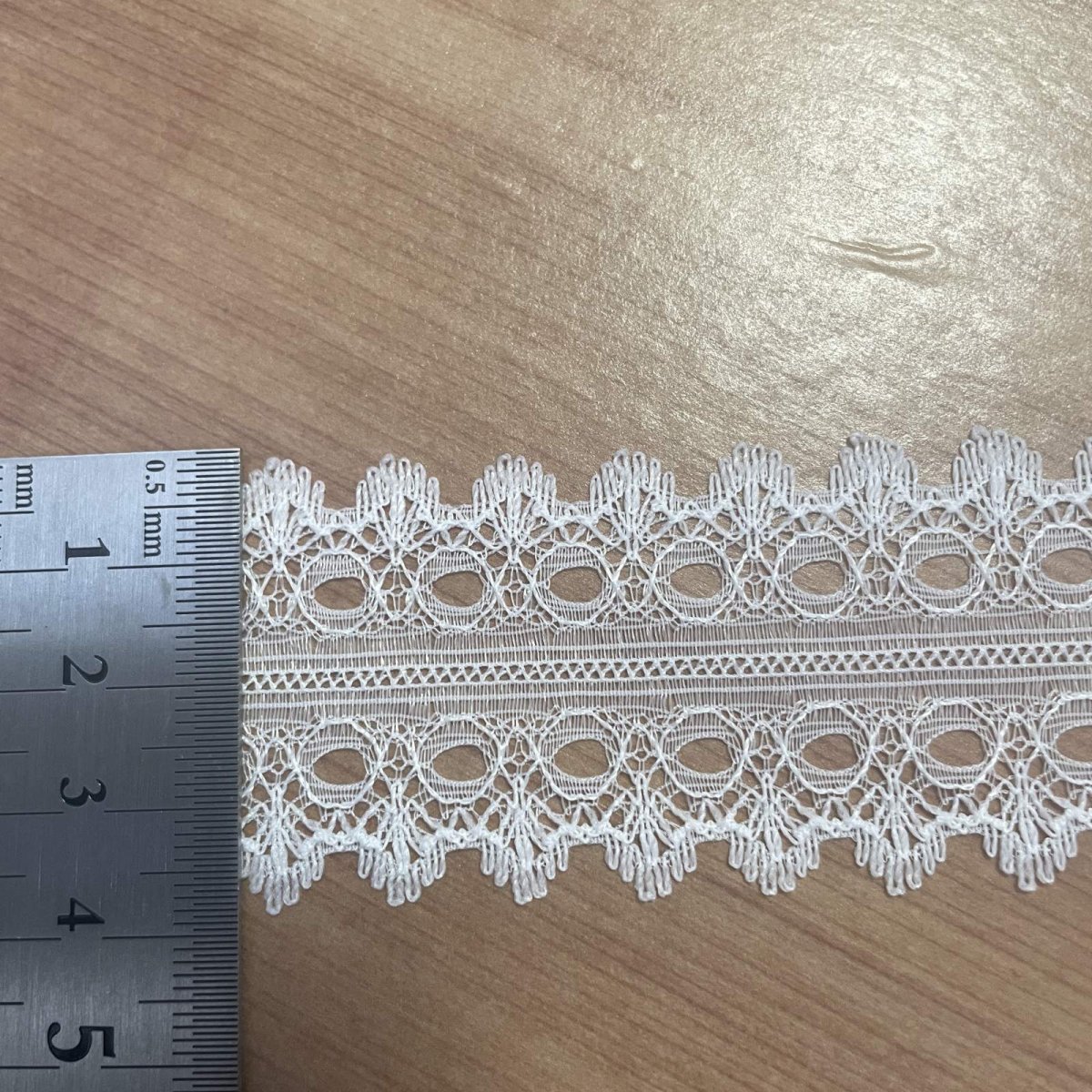 画像3: 【繊細な日本製】ラッセルレース　ホワイト　幅3.7cm大人気リボン通し両山レース　5ｍ (3)