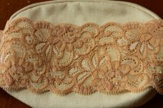 画像1: 【日本製1m35円】ラッセルストレッチレース　ベージュ　幅9cm薔薇柄　139.5ｍ巻 (1)