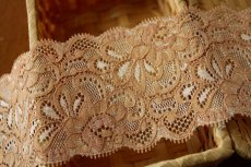 画像2: 【日本製1m35円】ラッセルストレッチレース　ベージュ　幅9cm薔薇柄　139.5ｍ巻 (2)