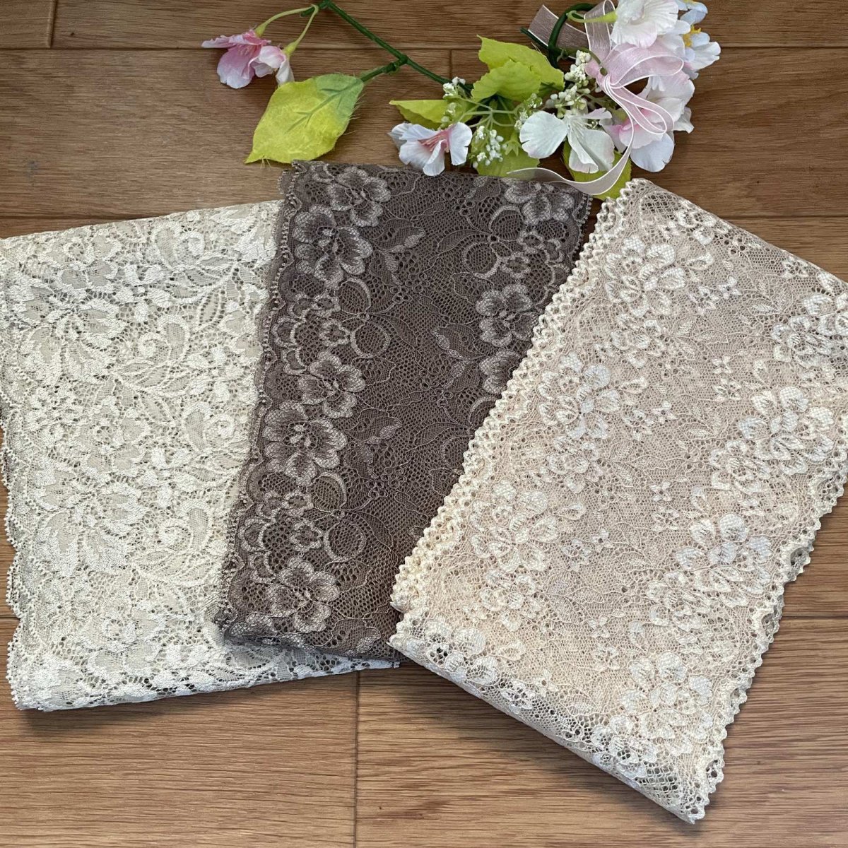 画像1: 【クリックポスト送料無料】1100円!ベージュブラウン系ラッセルストレッチレース2m×３点セット高品質な日本製 (1)