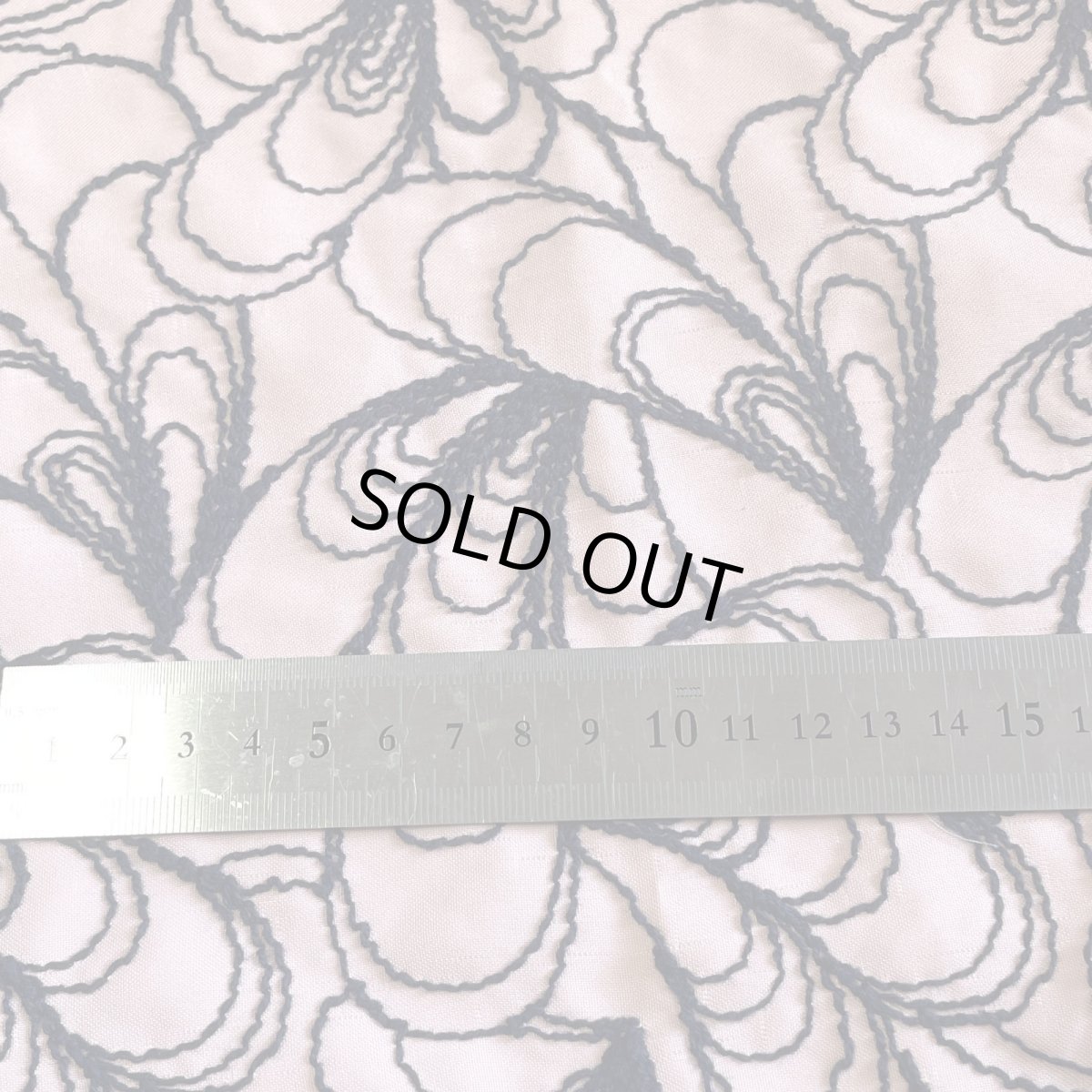 画像7: 1点限り【高品質な日本製】約幅130cm!広幅刺繍レース 幾何学模様柄ピンク紺色 8m (7)