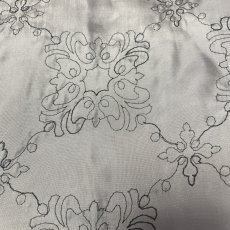 画像5: 【日本製】刺繍レース生地　約17cm×約100cm　ゼブラ風柄起毛生地 (5)