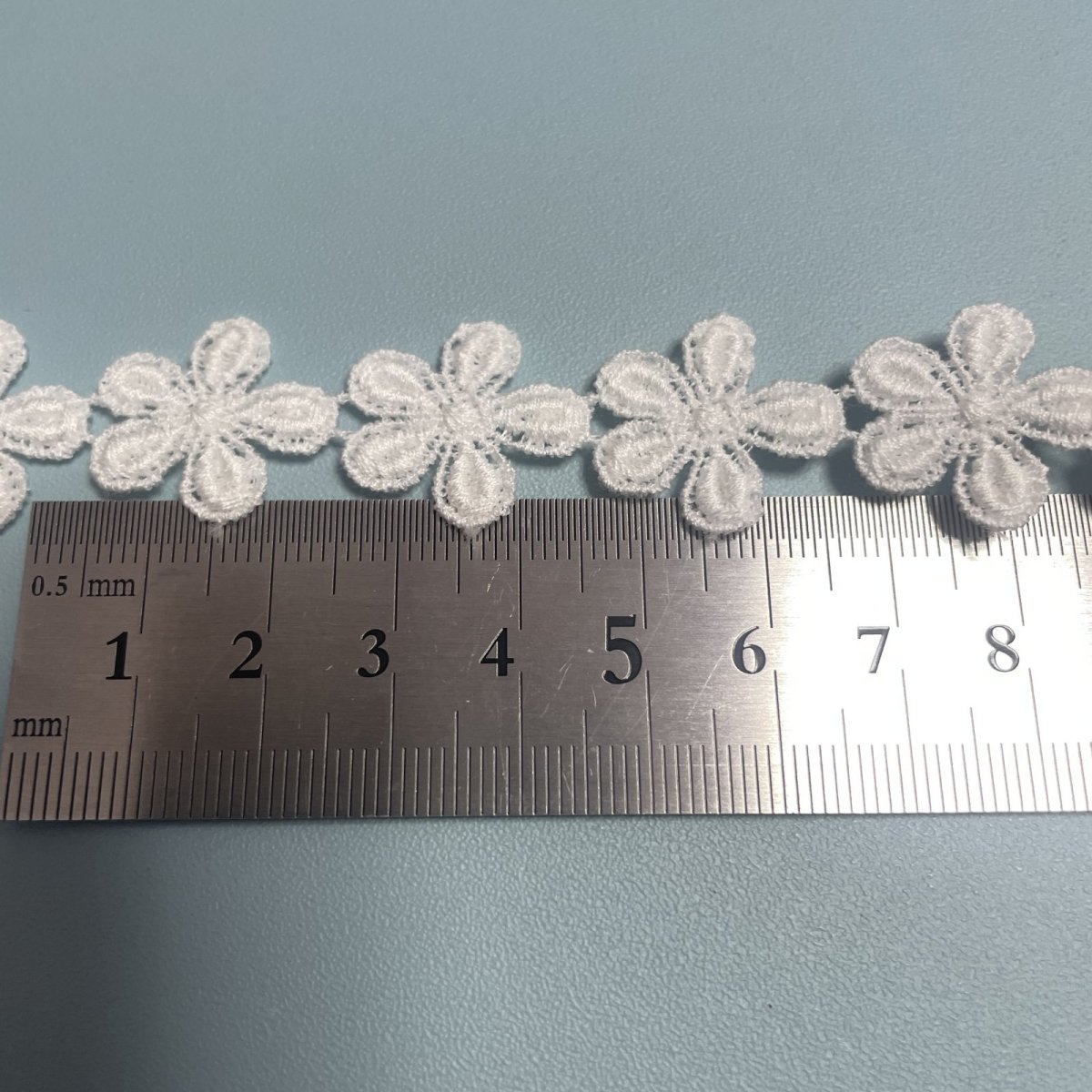 画像5: 【日本製】綿ケミカルレース　オフホワイト　幅1.9cm小花柄　 (5)