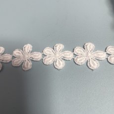 画像3: 【日本製】綿ケミカルレース　オフホワイト　幅1.9cm小花柄　 (3)