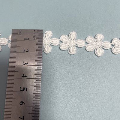 画像1: 【日本製】綿ケミカルレース　オフホワイト　幅1.9cm小花柄　
